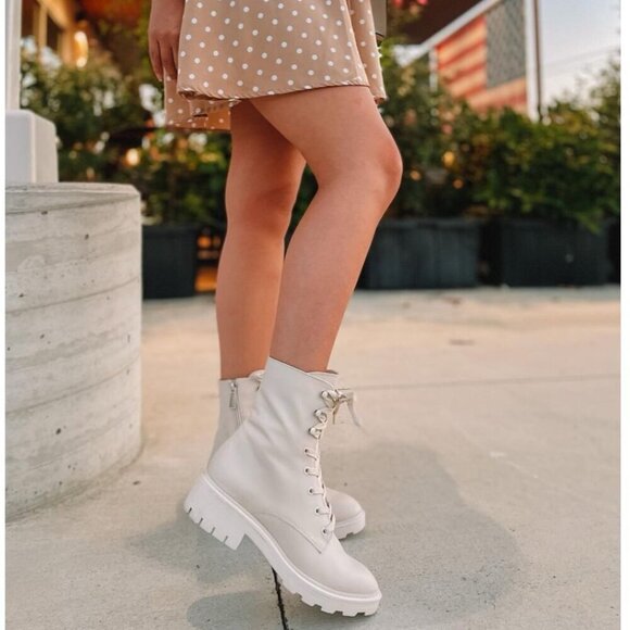 Clear by Dolce Vita | Ivory Leather Lottie Boots | Size 6.5 - Picture 14 of 15
